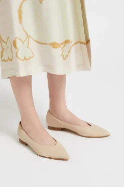 Spitze Ballerinas aus Leder