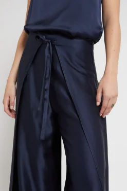 Viskosehose im Pareo-Stil