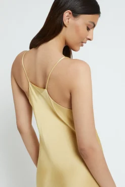 Viskosekleid im Unterkleidstil