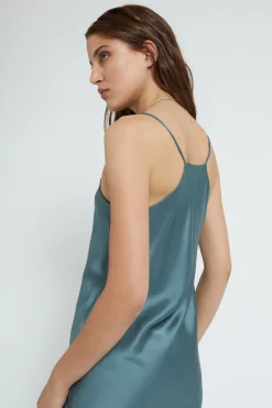 Viskosekleid im Unterkleidstil